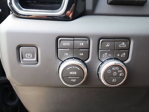 New 2026 GMC Sierra 2500 Denali Ultimate AWD/4WD image 13
