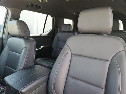 Used 2022 Chevrolet Traverse LT w/ LPO, Floor Liner Package FWD image 28
