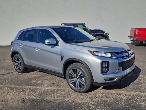 New 2025 Mitsubishi Outlander Sport SE image 1