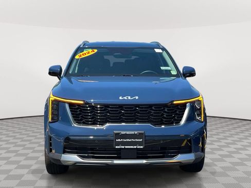 Certified 2025 Kia Sorento S AWD/4WD image 2