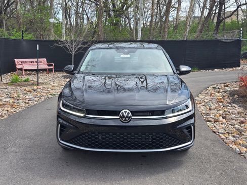 New 2026 Volkswagen Jetta SE FWD image 8