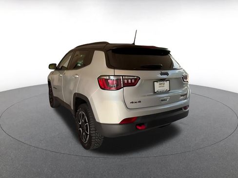 Used 2025 Jeep Compass Trailhawk AWD/4WD image 10