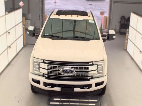 Used 2017 Ford F250 Platinum w/ Platinum Ultimate Package AWD/4WD image 2