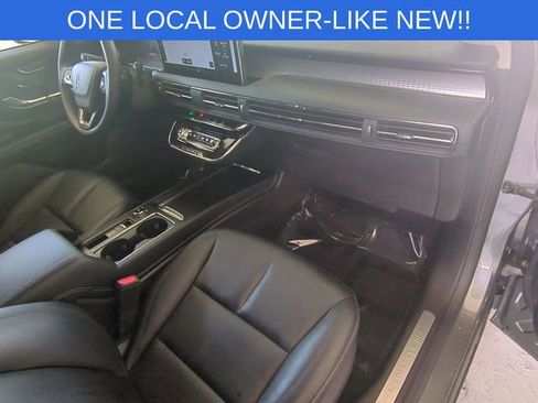 Used 2025 Lincoln Corsair AWD image 36