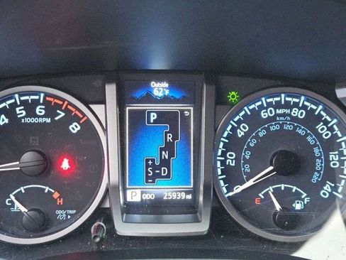 Used 2022 Toyota Tacoma SR5 w/ Technology Package AWD/4WD image 16