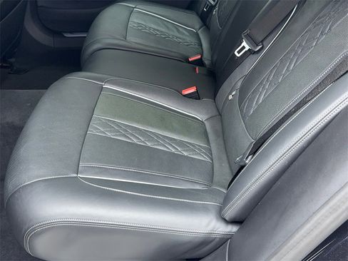 Used 2022 BMW 740i w/ Luxury Rear Seating Package image 42