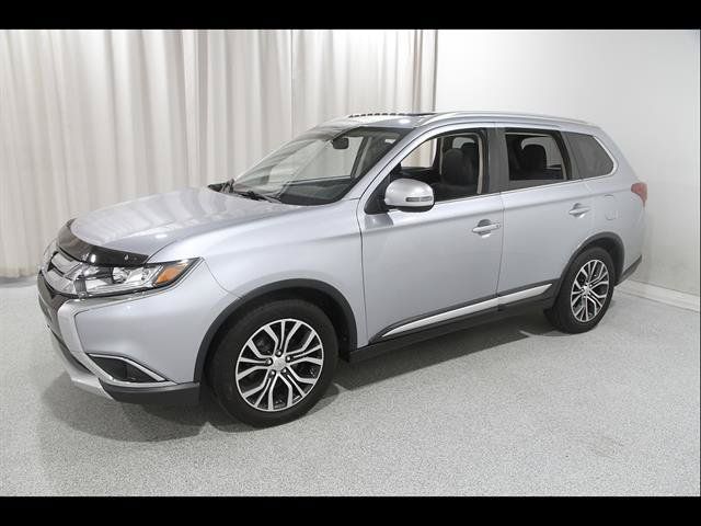 Used 2017 Mitsubishi Outlander GT AWD/4WD image 3