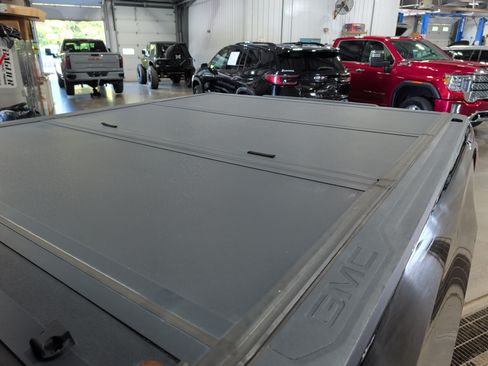 Used 2022 GMC Sierra 1500 Elevation w/ Preferred Package AWD/4WD image 7