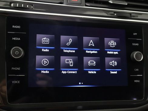 Used 2024 Volkswagen Tiguan SE FWD image 48