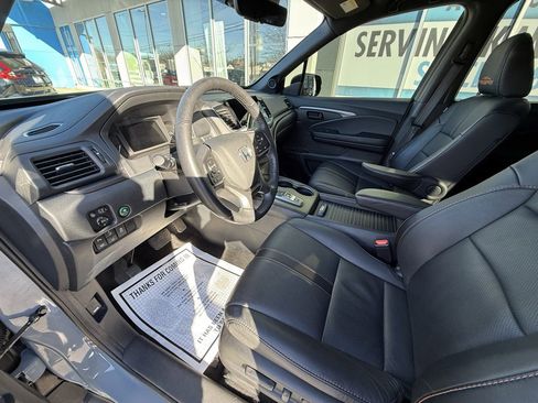 Used 2023 Honda Passport TrailSport image 15