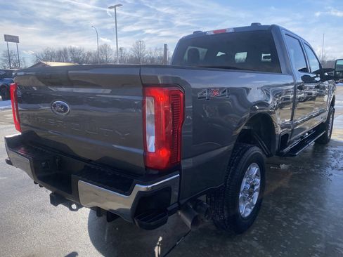 Used 2025 Ford F250 XLT image 6