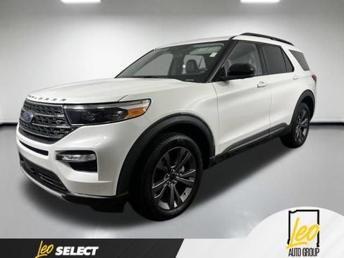 Used 2023 Ford Explorer XLT w/ Equipment Group 202A AWD/4WD image 1