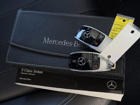 Used 2018 Mercedes-Benz E 300 4MATIC image 39