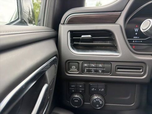Used 2024 Chevrolet Tahoe Z71 w/ Luxury Package AWD/4WD image 13