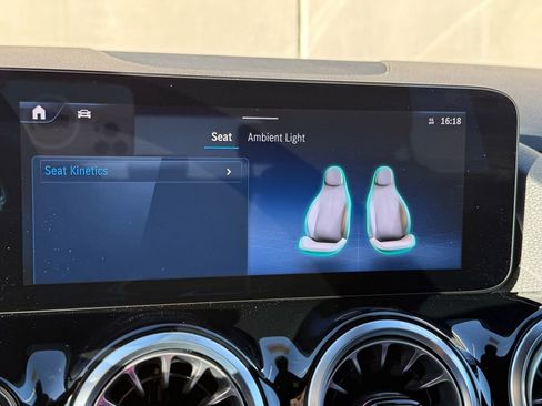 Used 2025 Mercedes-Benz GLA 250 GLA 250 image 10