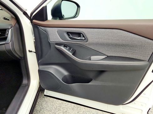 Used 2021 Nissan Rogue S image 25