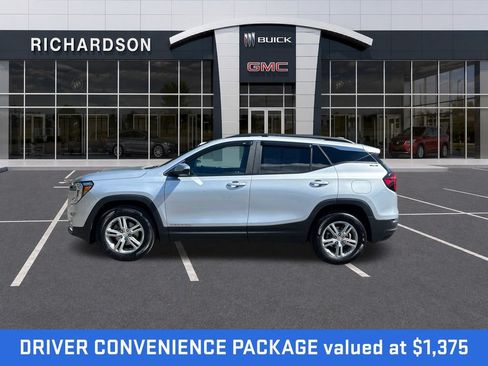 Used 2022 GMC Terrain SLE w/ Driver Convenience Package AWD/4WD image 2