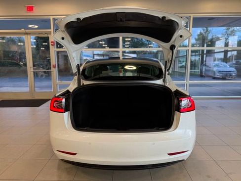 Used 2022 Tesla Model 3 Long Range AWD/4WD image 38