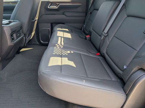 Used 2026 Chevrolet Silverado 1500 LT Trail Boss w/ LT Trail Boss Premium Package AWD/4WD image 9
