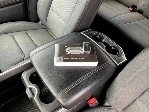 Used 2021 RAM 1500 Big Horn AWD/4WD image 39