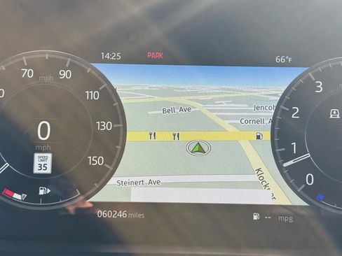 Used 2018 Land Rover Discovery HSE image 23