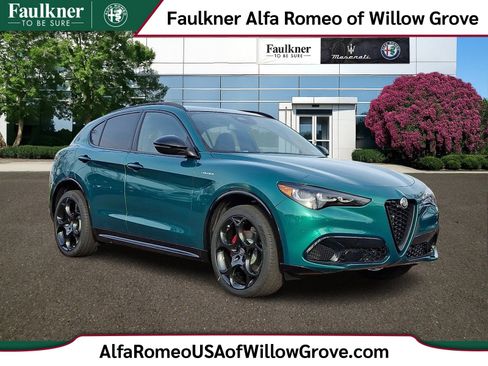New 2025 Alfa Romeo Stelvio Sprint image 1