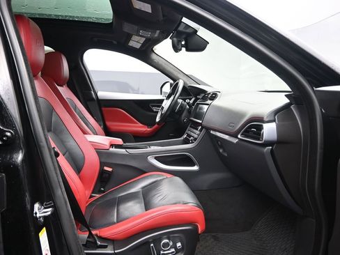 Used 2020 Jaguar F-PACE S image 27