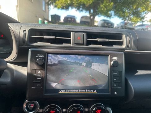 Used 2022 Toyota GR86 Premium w/ ALL Weather Mat Package (TMS) RWD image 15