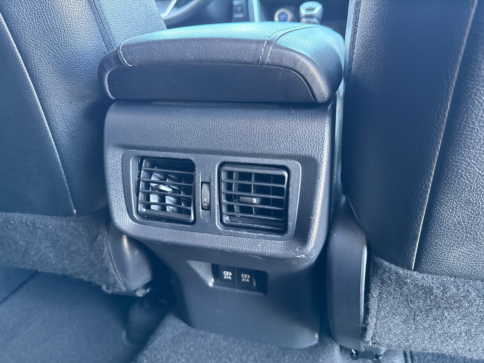 Used 2021 Toyota Venza LE w/ Carpet Mat Package (TMS) AWD/4WD image 20