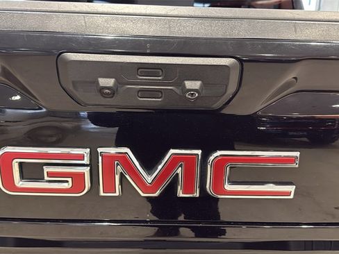 Used 2024 GMC Sierra 1500 AT4X image 9