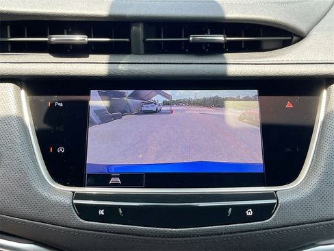 New 2025 Cadillac XT5 Luxury image 14