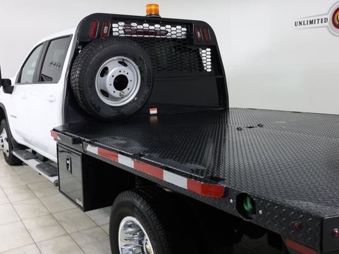 Used 2024 Chevrolet Silverado 3500 LT w/ Convenience Package image 42