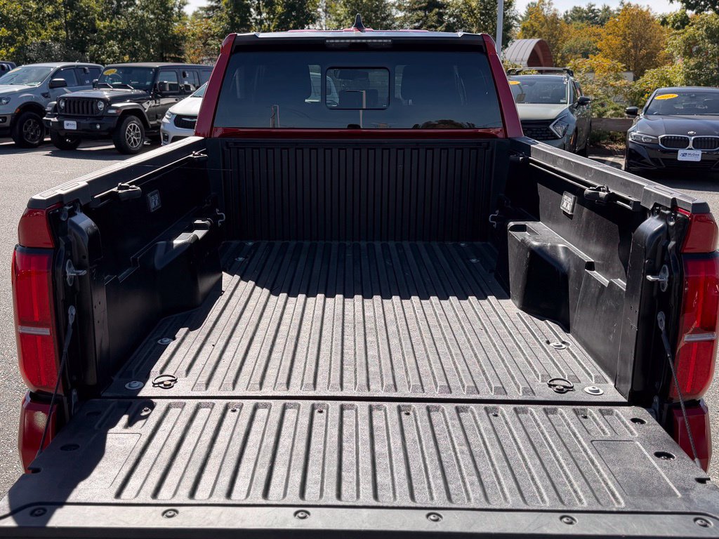 Used 2025 Toyota Tacoma SR5 AWD/4WD image 5