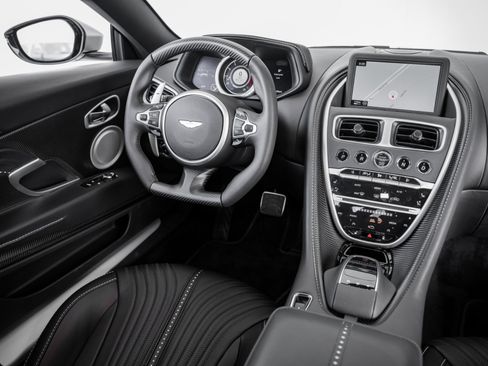 Used 2023 Aston Martin DB11 Coupe image 15