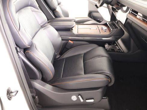 New 2026 Lincoln Navigator Black Label AWD/4WD image 15