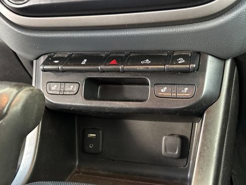 Used 2016 Chevrolet Colorado Z71 AWD/4WD image 46