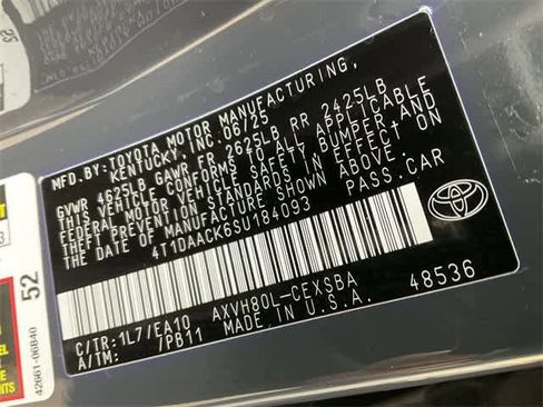 Used 2025 Toyota Camry SE image 28