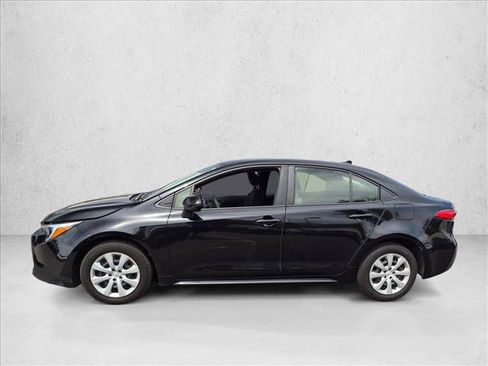 Used 2023 Toyota Corolla LE FWD image 2
