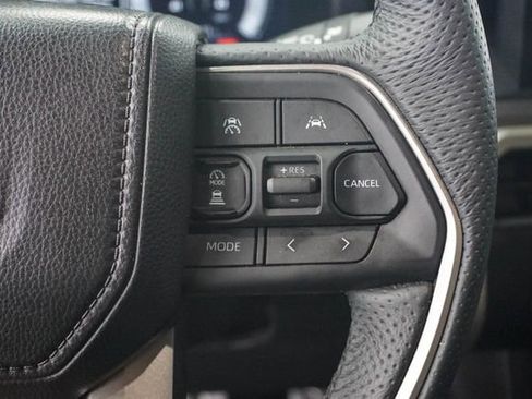 Used 2025 Toyota Tacoma Limited AWD/4WD image 19