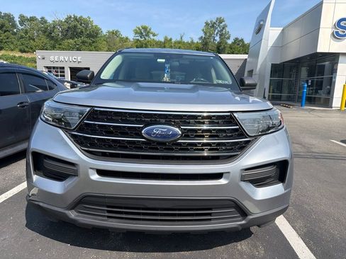 Used 2020 Ford Explorer XLT AWD/4WD image 2