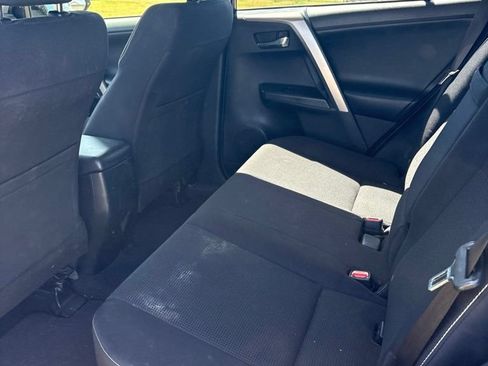 Used 2017 Toyota RAV4 XLE w/ Convenience Package AWD/4WD image 10