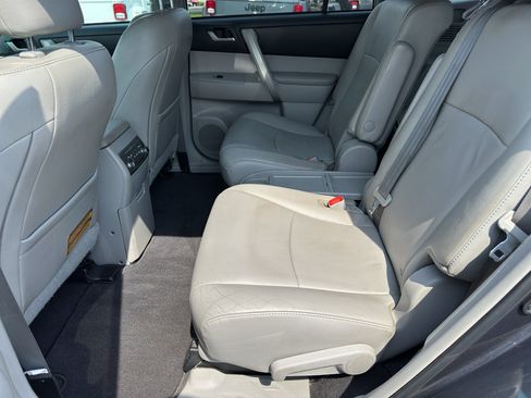 Used 2013 Toyota Highlander SE AWD/4WD image 20
