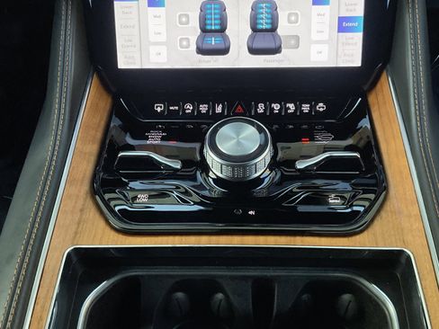 Used 2024 Jeep Grand Wagoneer L Series III image 23