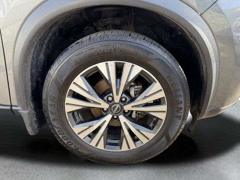 Used 2022 Nissan Rogue SV w/ SV Premium Package image 21