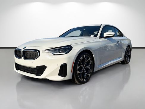 Used 2025 BMW 230i Coupe w/ Convenience Package image 7