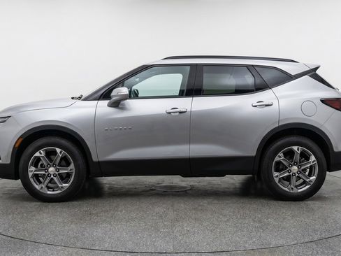 Used 2025 Chevrolet Blazer LT FWD image 5