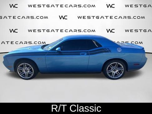 Used 2010 Dodge Challenger R/T RWD image 4