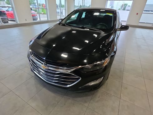 Used 2024 Chevrolet Malibu LT FWD image 2