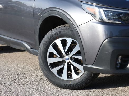 Used 2022 Subaru Outback Premium AWD/4WD image 3