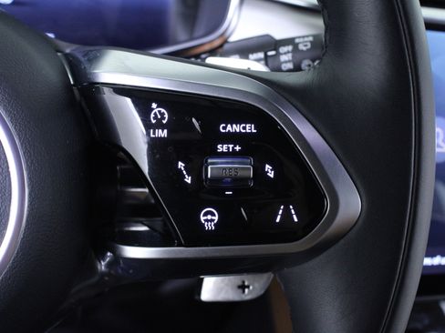 Used 2025 Jaguar F-PACE R-Dynamic S image 22